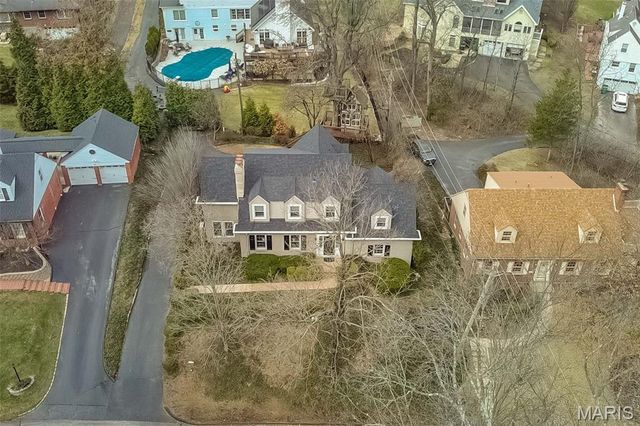 11 Middlesex Drive, Brentwood, MO 63144