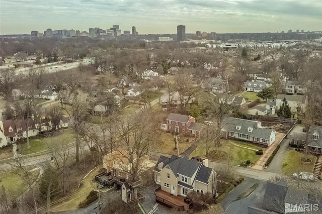 11 Middlesex Drive, Brentwood, MO 63144