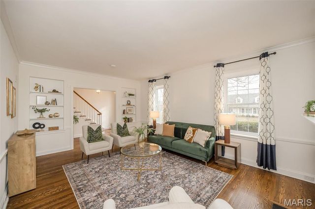 11 Middlesex Drive, Brentwood, MO 63144