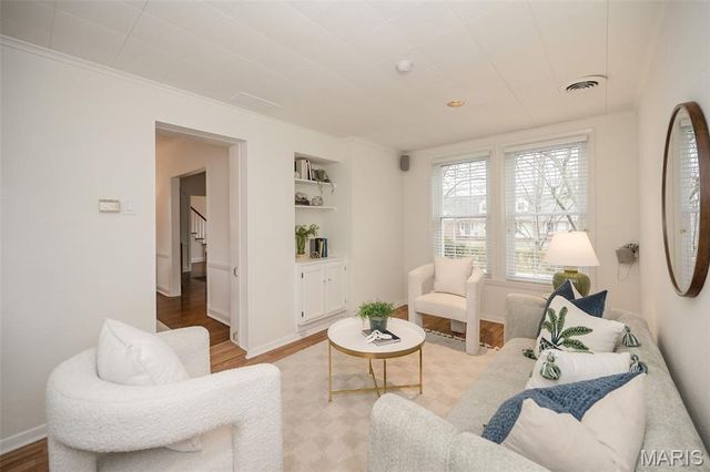 11 Middlesex Drive, Brentwood, MO 63144