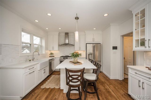 11 Middlesex Drive, Brentwood, MO 63144