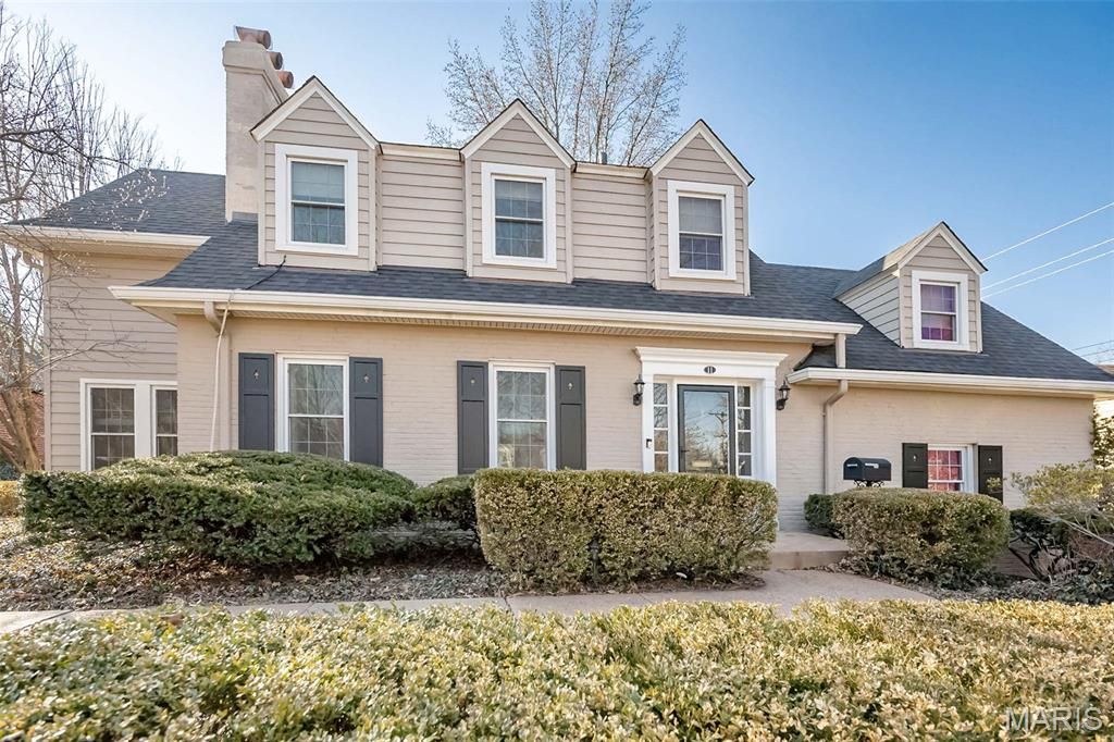 11 Middlesex Drive, Brentwood, MO 63144
