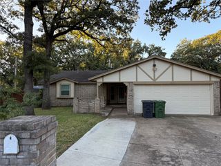 5512 Cactus Court, Arlington, TX 76017