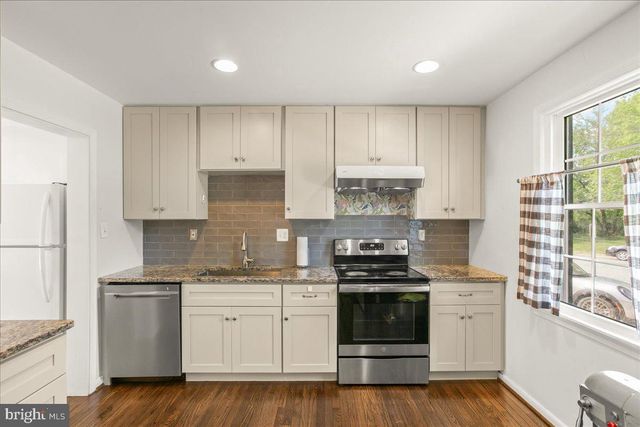7213 EVANSTON RD, Springfield, VA 22150