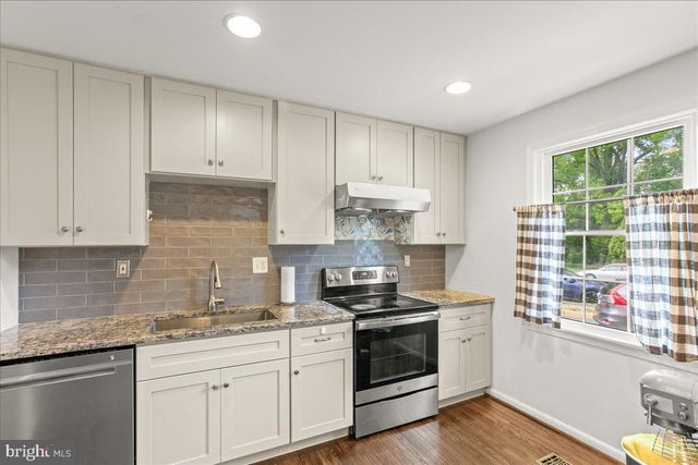 7213 EVANSTON RD, Springfield, VA 22150