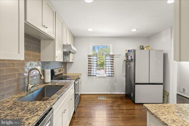 7213 EVANSTON RD, Springfield, VA 22150