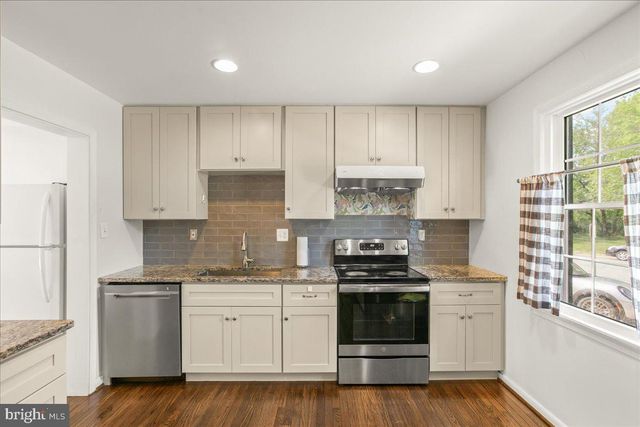 7213 EVANSTON RD, Springfield, VA 22150