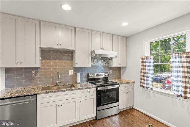 7213 EVANSTON RD, Springfield, VA 22150