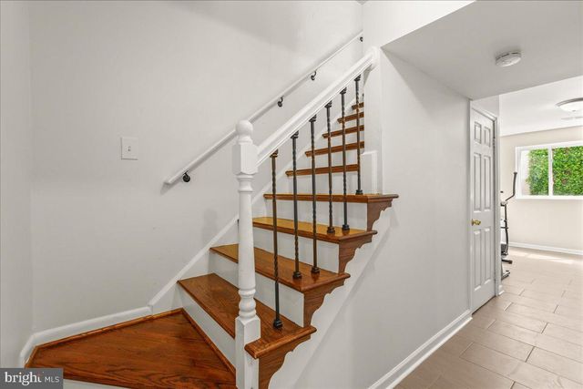 7213 EVANSTON RD, Springfield, VA 22150
