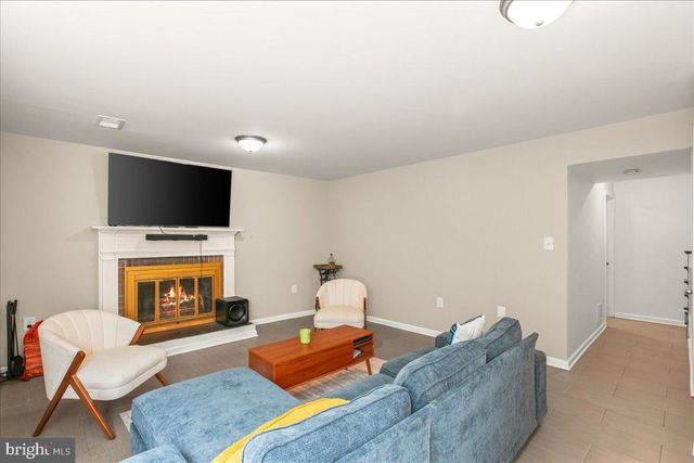 7213 EVANSTON RD, Springfield, VA 22150