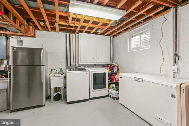 7213 EVANSTON RD, Springfield, VA 22150