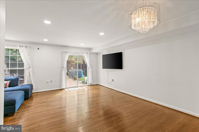 7213 EVANSTON RD, Springfield, VA 22150