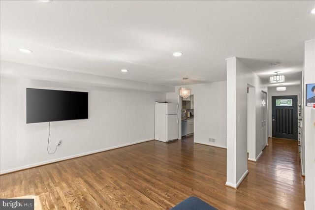 7213 EVANSTON RD, Springfield, VA 22150
