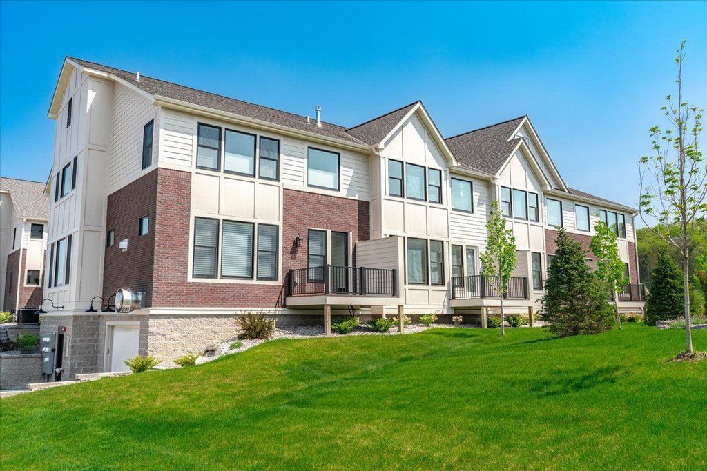 2315 Simply Living Lane C, Hudson, WI 54016