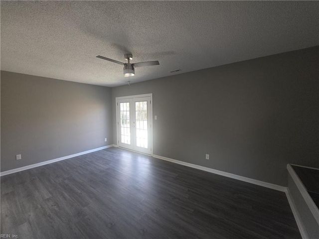 5008 Christian CIR, Virginia Beach, VA 23464