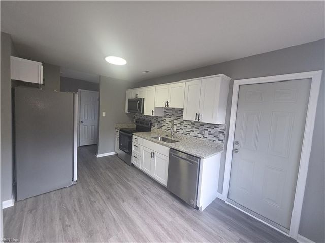 5008 Christian CIR, Virginia Beach, VA 23464