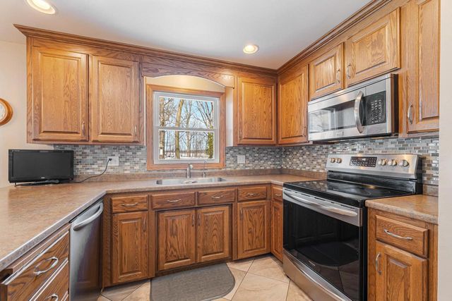 4734 MAPLE DRIVE, Green Bay, WI 54313