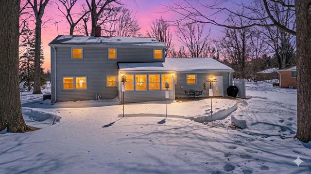 4734 MAPLE DRIVE, Green Bay, WI 54313