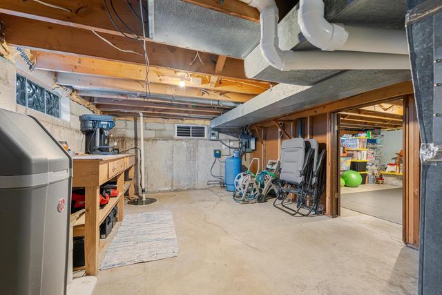 4734 MAPLE DRIVE, Green Bay, WI 54313