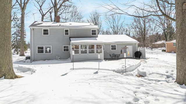 4734 MAPLE DRIVE, Green Bay, WI 54313