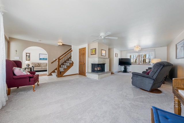 4734 MAPLE DRIVE, Green Bay, WI 54313