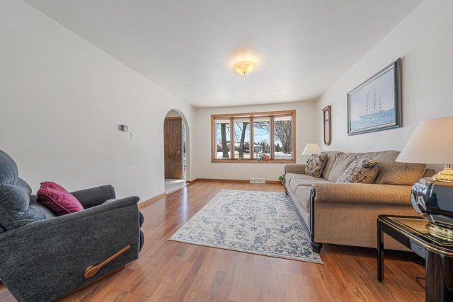 4734 MAPLE DRIVE, Green Bay, WI 54313