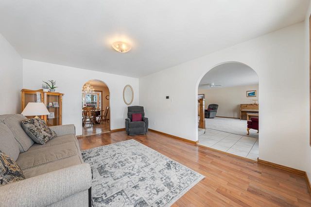 4734 MAPLE DRIVE, Green Bay, WI 54313