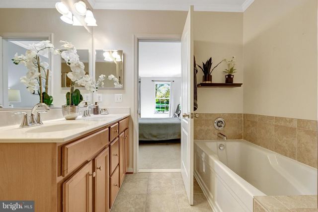 19272 KOSLOWSKI SQ, Leesburg, VA 20176