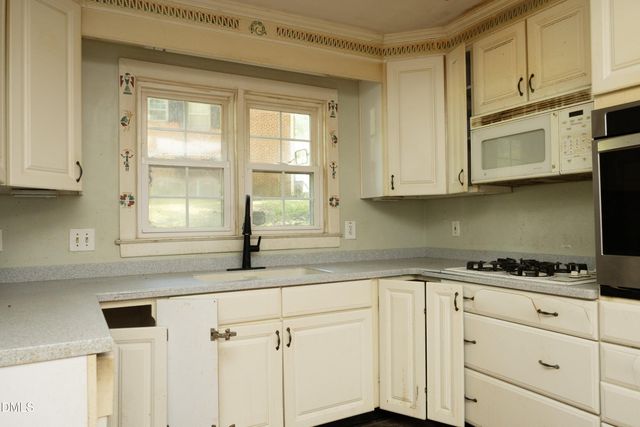 910 Parham Street, Henderson, NC 27536