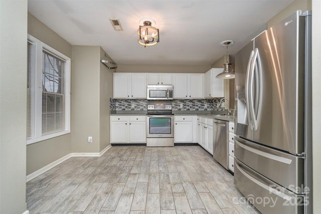 127 Elgin Lane, Mooresville, NC 28115