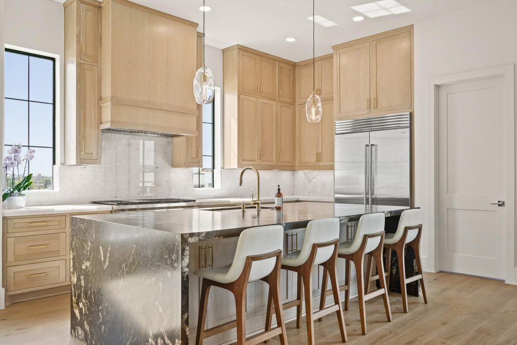 4707 Sunset Circle, Sugar Land, TX 77479