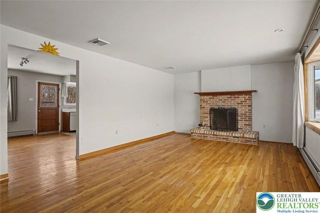 3702 Kings Road, Upper Hanover Twp, PA 18073