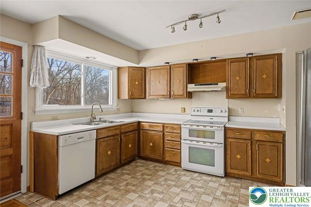 3702 Kings Road, Upper Hanover Twp, PA 18073