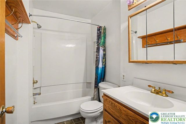 3702 Kings Road, Upper Hanover Twp, PA 18073