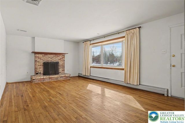 3702 Kings Road, Upper Hanover Twp, PA 18073