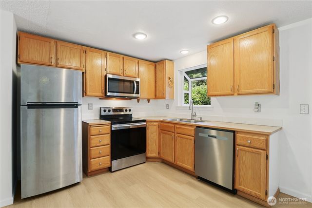 25950 NW Circle Drive S, Poulsbo, WA 98370