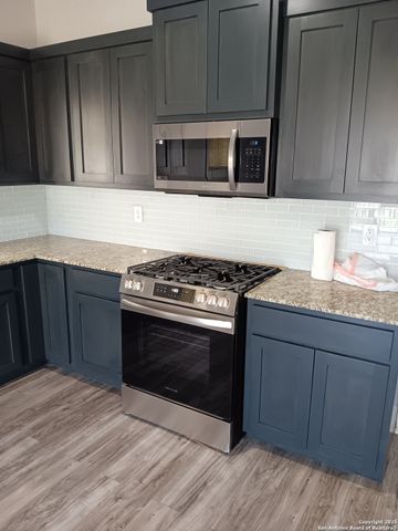 245 Pendleton, San Antonio, TX 78204