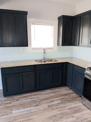 245 Pendleton, San Antonio, TX 78204