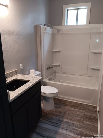 245 Pendleton, San Antonio, TX 78204