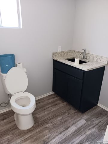 245 Pendleton, San Antonio, TX 78204