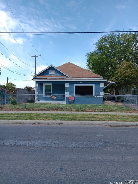 245 Pendleton, San Antonio, TX 78204