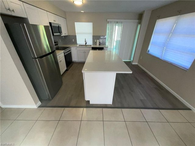 610 SE 13th CT A, Cape Coral, FL 33990