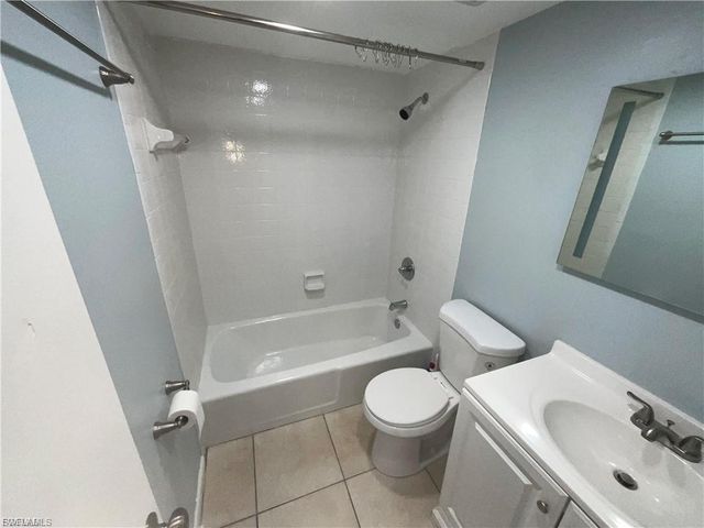 610 SE 13th CT A, Cape Coral, FL 33990