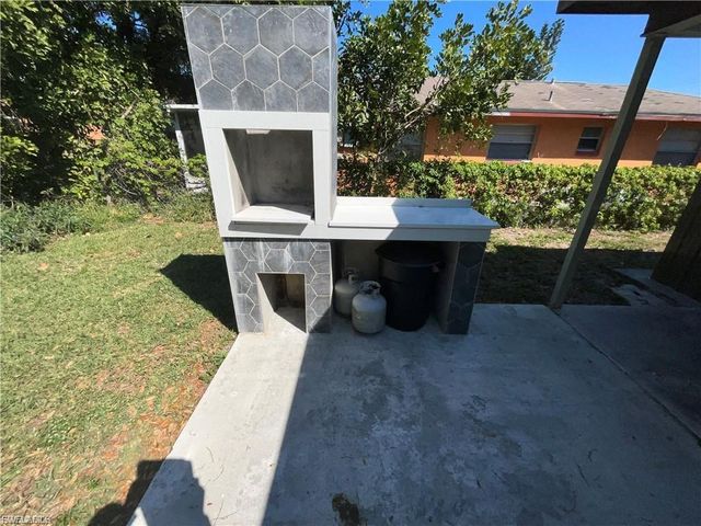 610 SE 13th CT A, Cape Coral, FL 33990