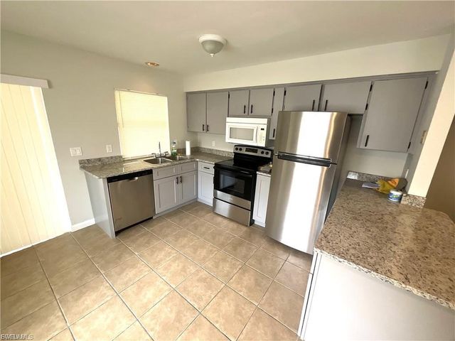 610 SE 13th CT A, Cape Coral, FL 33990