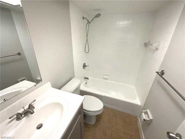 610 SE 13th CT A, Cape Coral, FL 33990