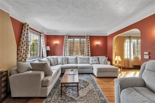 28 Woodward Avenue, Tonawanda, NY 14217