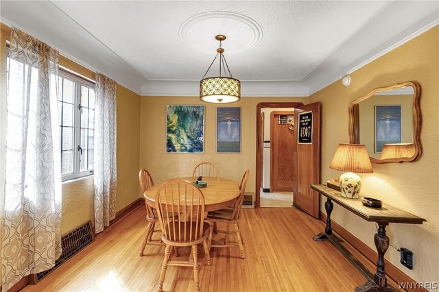 28 Woodward Avenue, Tonawanda, NY 14217