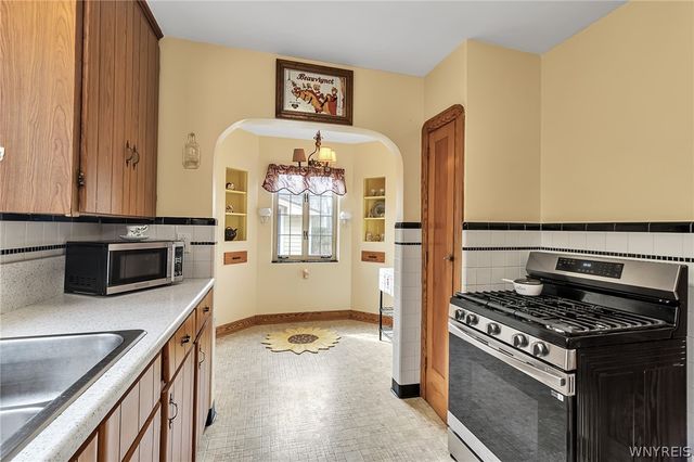 28 Woodward Avenue, Tonawanda, NY 14217