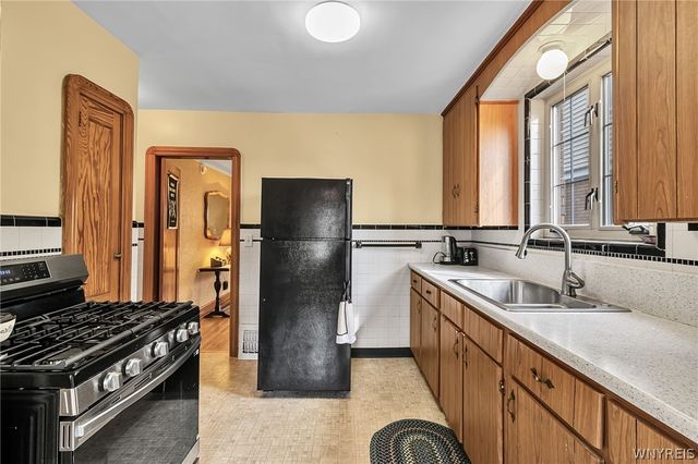 28 Woodward Avenue, Tonawanda, NY 14217